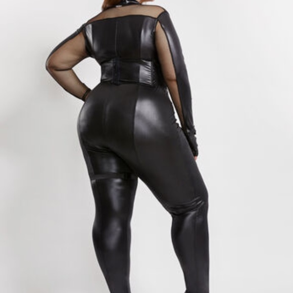 Plus Size Secret Agent Halloween Costume - Picture 7 of 8